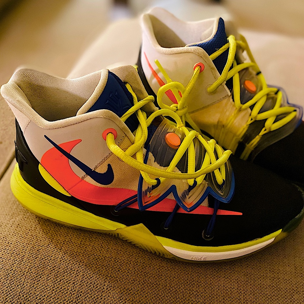 COPY - Rokit KYRIE IRVING youth basketball sneaker
